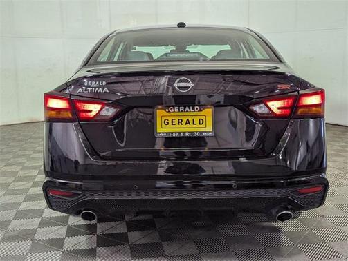 2023 Nissan Altima SR FWD