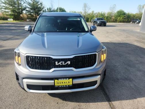 Silver 2024 Kia Telluride LX