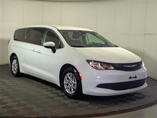 2022 Chrysler Voyager LX
