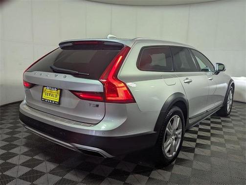 2018 Volvo V90 Cross Country T5
