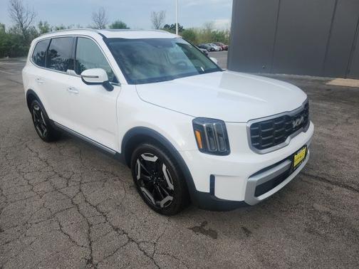 Glacial White Pearl 2025 Kia Telluride S