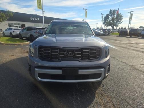 Everlasting Silver 2025 Kia Telluride S