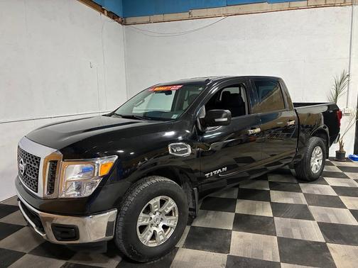 2017 Nissan Titan SV