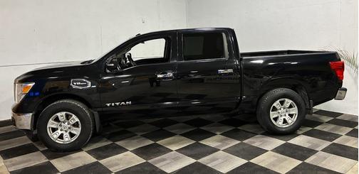 2017 Nissan Titan SV