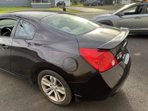 Black 2013 Nissan Altima