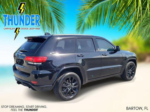 Diamond Black Crystal Pearlcoat 2021 Jeep Grand Cherokee Laredo