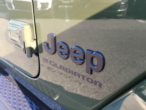 2023 Jeep Gladiator Sport S