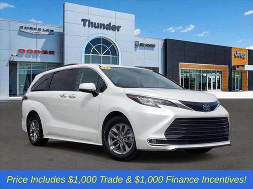 2023 Toyota Sienna XLE 7 Passenger
