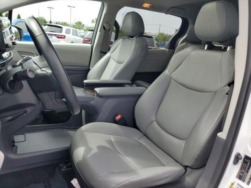 2023 Toyota Sienna XLE 7 Passenger