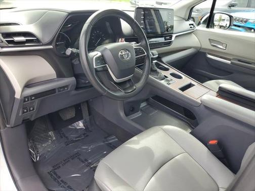 2023 Toyota Sienna XLE 7 Passenger
