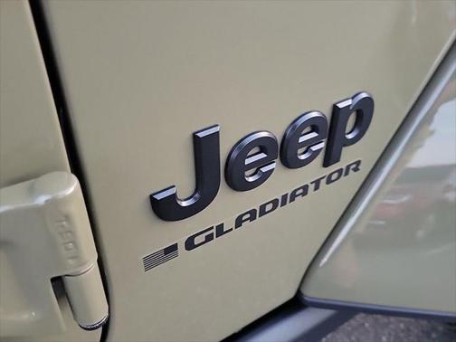 2025 Jeep Gladiator Nighthawk