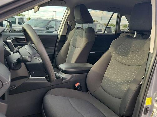 Silver Sky Metallic 2021 Toyota RAV4 XLE