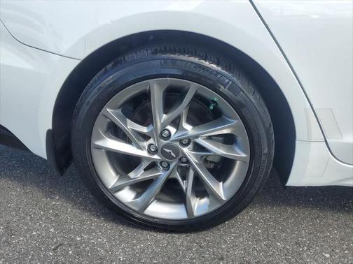 2022 Genesis G70 2.0T RWD