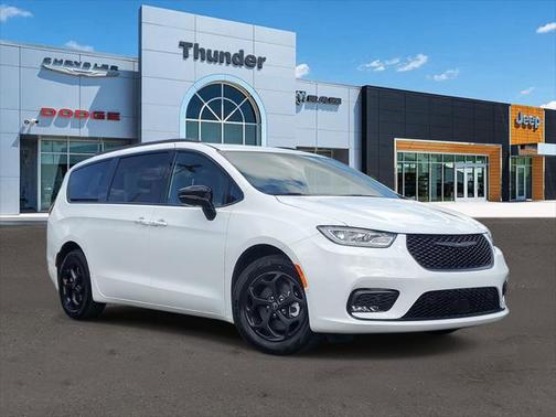 2025 Chrysler Pacifica Hybrid Premium S Appearance Pkg