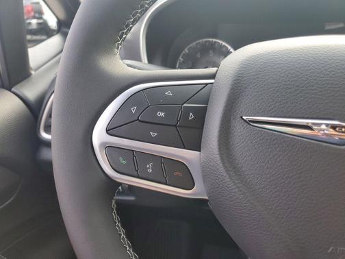 2025 Chrysler Pacifica L