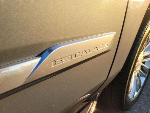 2016 Cadillac Escalade Platinum