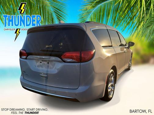 2017 Chrysler Pacifica Touring-L