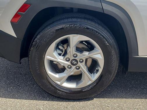 Shimmering Silver 2024 Hyundai TUCSON SEL