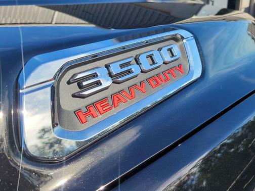 2026 RAM 3500 Tradesman Crew Cab 4x4 6'4' Box