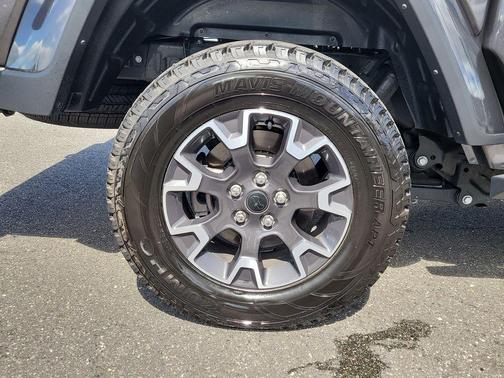 2024 Jeep Gladiator Sport S