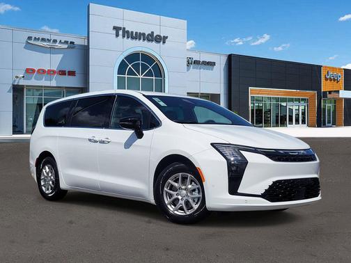 Bright White Clearcoat 2027 Chrysler Pacifica L