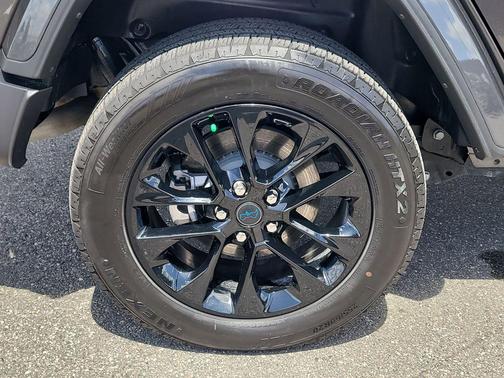 Granite Crystal Metallic Clearcoat 2025 Jeep Wrangler 4xe Sahara