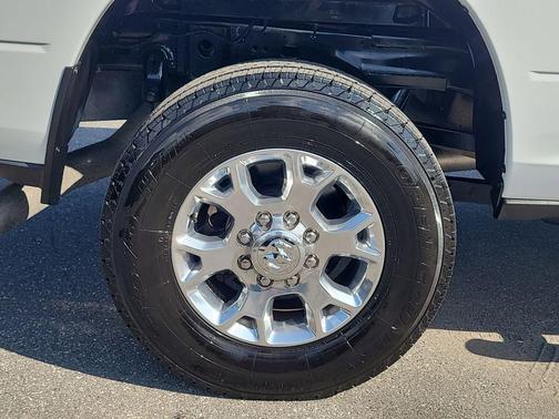 Bright White Clearcoat 2023 RAM 2500 Laramie Crew Cab 4x4 6'4' Box