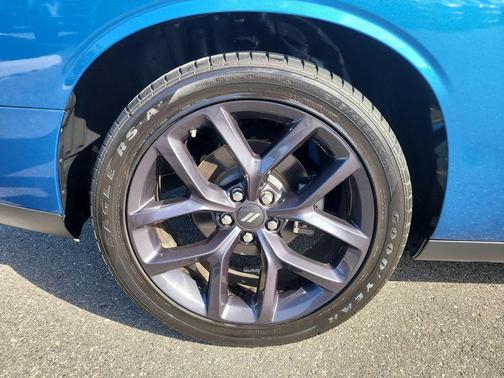 Frostbite 2022 Dodge Challenger SXT