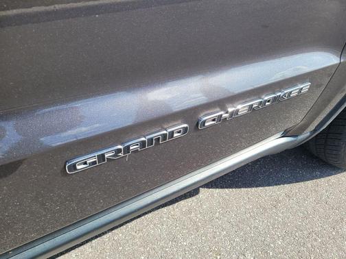 2019 Jeep Grand Cherokee Laredo