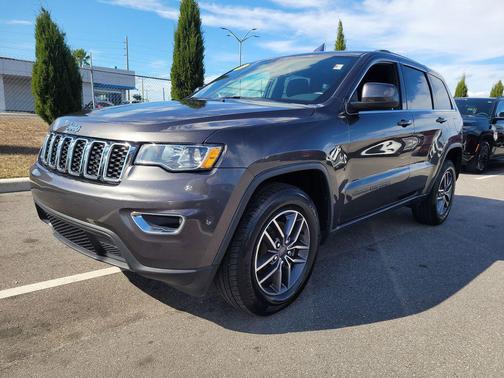 2019 Jeep Grand Cherokee Laredo