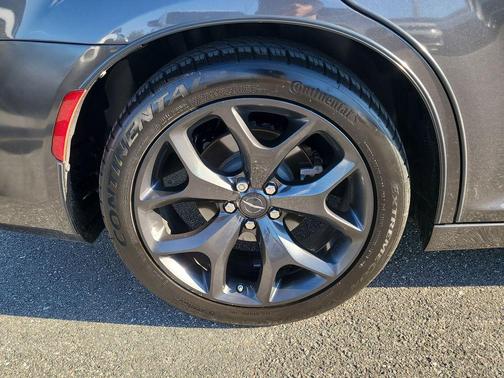 2023 Chrysler 300 S