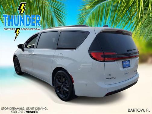 2025 Chrysler Pacifica Limited