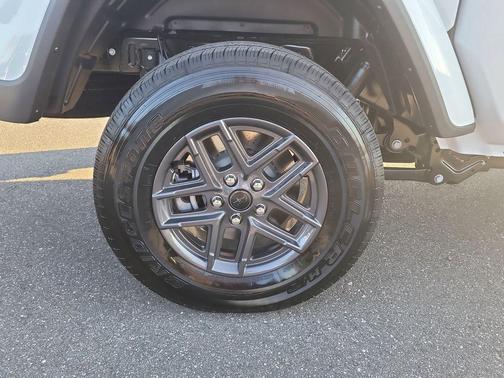 2026 Jeep Gladiator Sport S