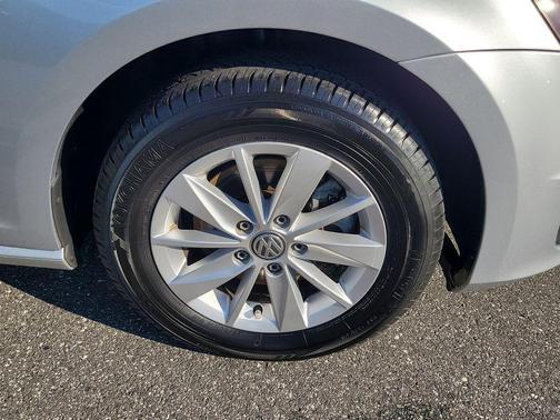 2017 Volkswagen Golf SportWagen TSI S