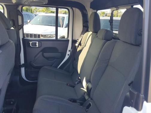 2025 Jeep Gladiator Willys