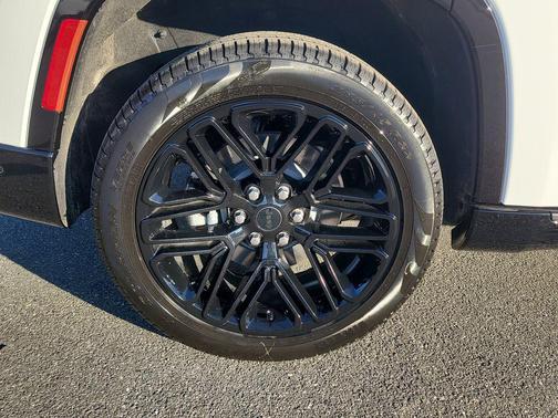 2026 Jeep Grand Wagoneer Limited Reserve 4x4