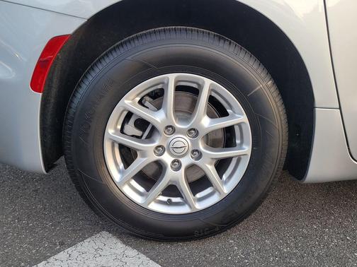 2026 Chrysler Voyager LX