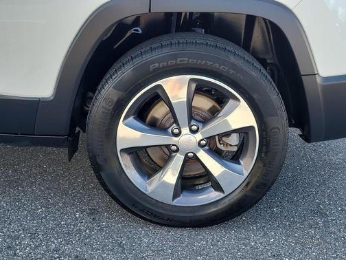 Bright White Clearcoat 2020 Jeep Cherokee Limited