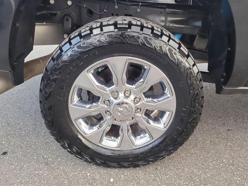 2020 RAM 2500 Limited Crew Cab 4X4 6'4' Box