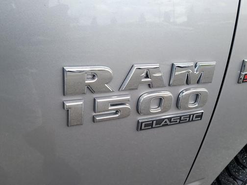 2019 RAM 1500 SLT