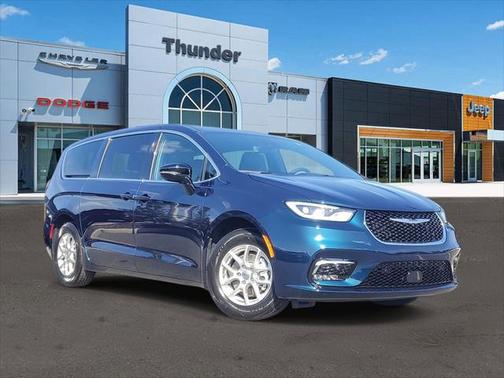 2025 Chrysler Pacifica L