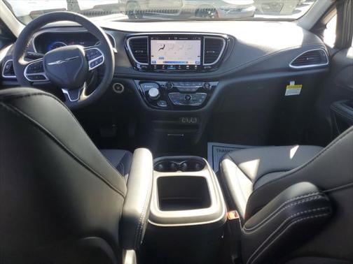 2025 Chrysler Pacifica L