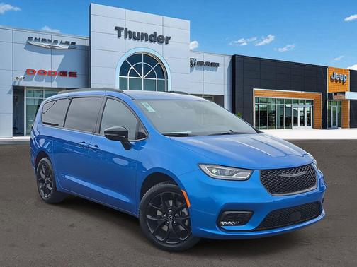 2026 Chrysler Pacifica L