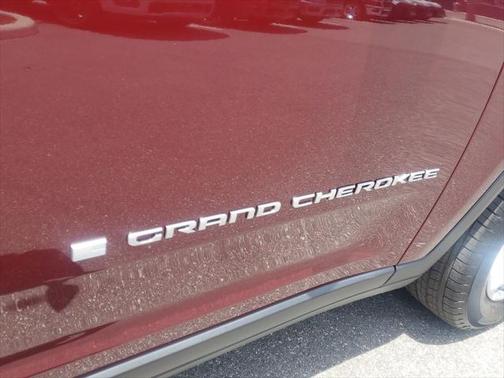 2025 Jeep Grand Cherokee L Laredo