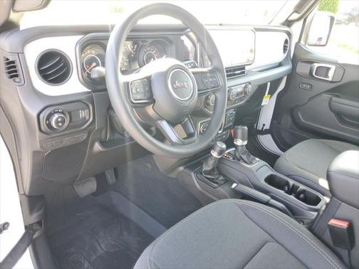 2025 Jeep Gladiator Sport