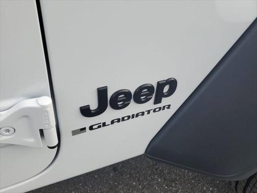 2025 Jeep Gladiator Sport