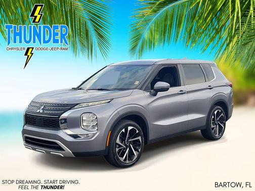 Mercury Gray Metallic 2024 Mitsubishi Outlander SE