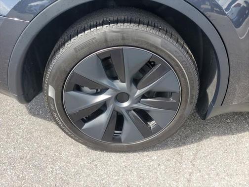 2024 Tesla Model Y Long Range Dual Motor All-Wheel Drive