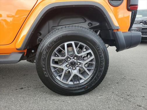 2025 Jeep Wrangler 4-Door Sahara 4x4