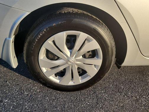 2024 Nissan Versa 1.6 S